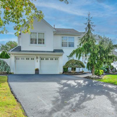 12 Woodmere Ct, Old Bridge, NJ 08857