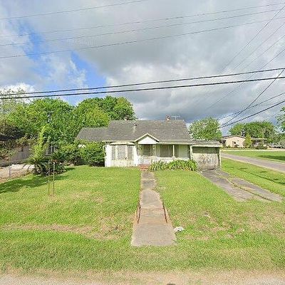 1200 Avenue A, Bay City, TX 77414