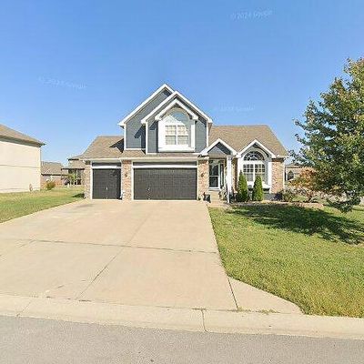 1202 Belinder Dr, Raymore, MO 64083