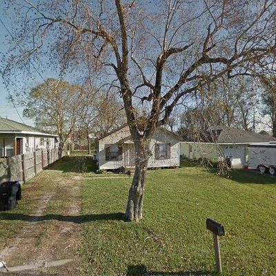 1203 S 12 Th St, Nederland, TX 77627