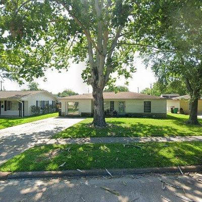 1209 Strickland St, Baytown, TX 77520