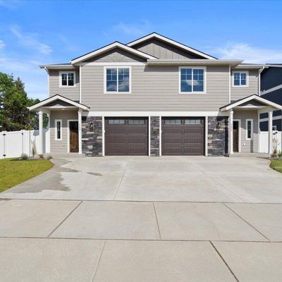 121 E Lobo Loop, Hayden, ID 83835