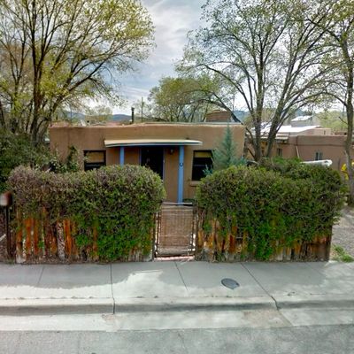 121 Huddleson St, Santa Fe, NM 87501