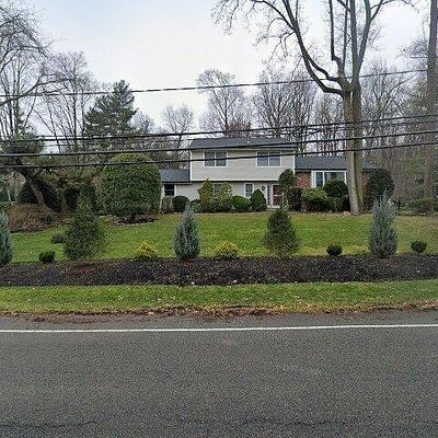 121 Overlook Dr, Woodcliff Lake, NJ 07677