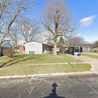 1212 Bell Ave, Mattoon, IL 61938