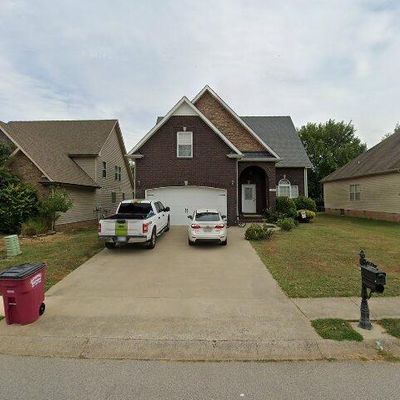 1212 Chinook Cir, Clarksville, TN 37042