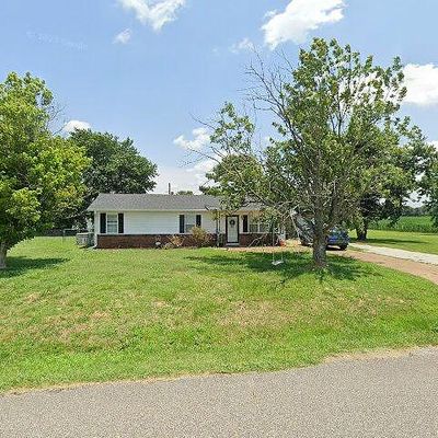 145 Ira Falls Rd, Trenton, TN 38382