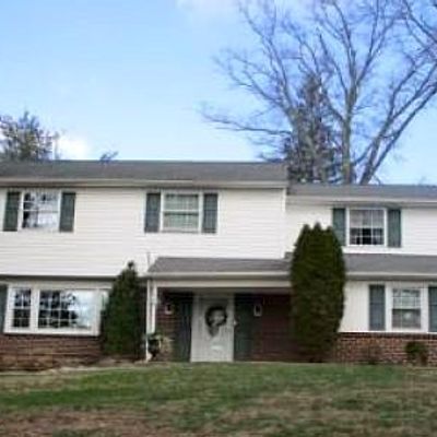 1450 Donna Dr, Southampton, PA 18966