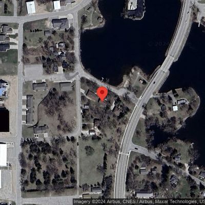 15 2 Nd Ave Sw, New London, MN 56273