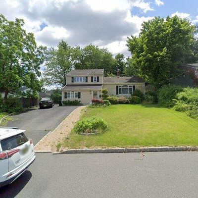 15 Edgemere Rd, Livingston, NJ 07039