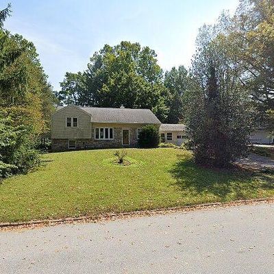 15 N Forge Manor Dr, Phoenixville, PA 19460