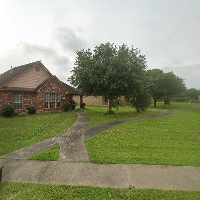 151 Silverbell Cir, Lake Jackson, TX 77566