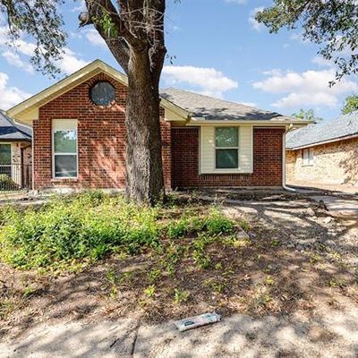 1521 Creek Bluff Cir, Mesquite, TX 75149