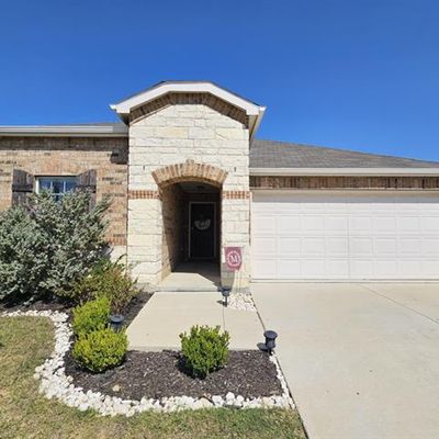 1521 Waggoner Dr, Cross Roads, TX 76227