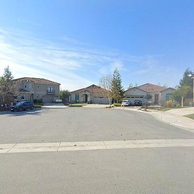 1350 Black Forest Dr, Hollister, CA 95023