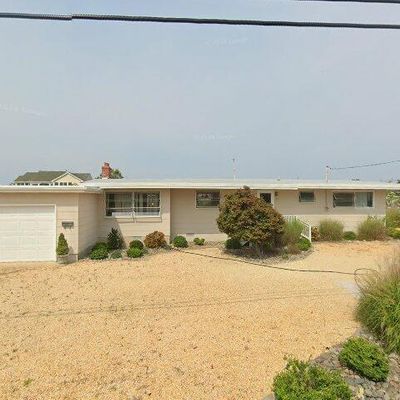 137 Laguna Ln, Beach Haven, NJ 08008