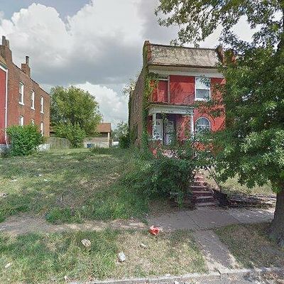 1382 Clara Ave, Saint Louis, MO 63112