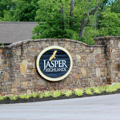 1395 Cherokee Path, Jasper, TN 37347