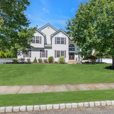 14 Woodview Dr, Howell, NJ 07731