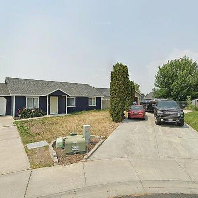 1404 S Husky Dr, Moses Lake, WA 98837