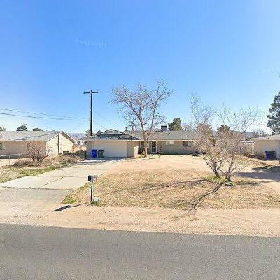 14085 Pawnee Rd, Apple Valley, CA 92307