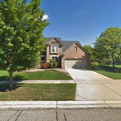 1669 Chase Dr, Rochester, MI 48307