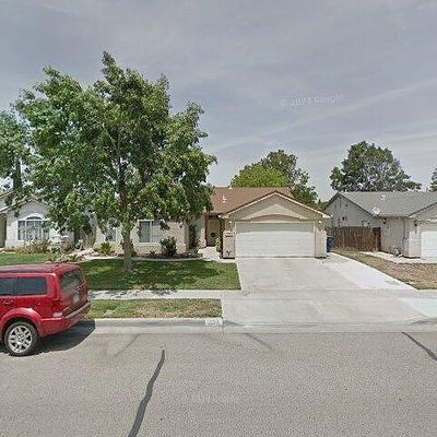 1692 Martinho Ave, Tulare, CA 93274