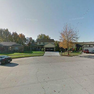 16924 Franziska Ct, Macomb, MI 48044