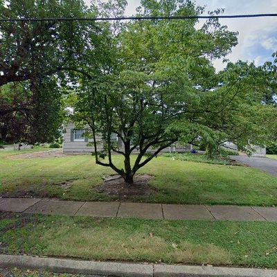 17 Rivercrest Dr, Piscataway, NJ 08854