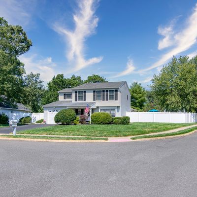 17 Stowe Ln, Howell, NJ 07731