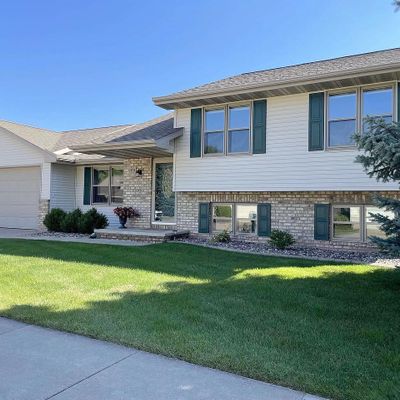 1701 E Orchard Blossom Drive, Appleton, WI 54915