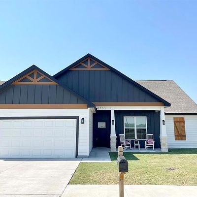 1702 Lantana Ln, El Campo, TX 77437