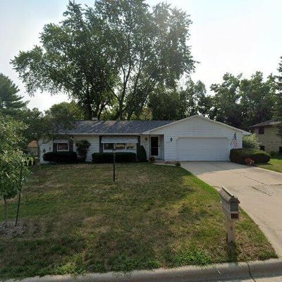 1715 Saint Robert Dr, Green Bay, WI 54304