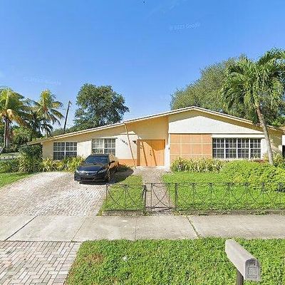 17600 Ne 2 Nd Ct, North Miami Beach, FL 33162