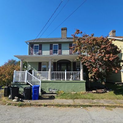 18 Center St, Fayette City, PA 15438