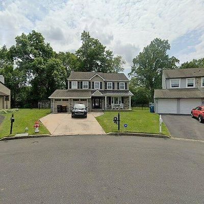 18 Fawn Ln, Horsham, PA 19044