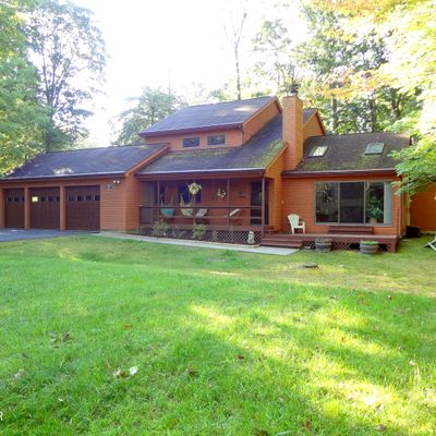 181 Eastwood Drive, Greentown, PA 18426