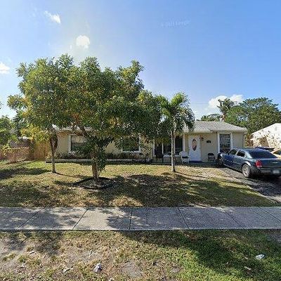 1811 Sw 63 Rd Ter, North Lauderdale, FL 33068