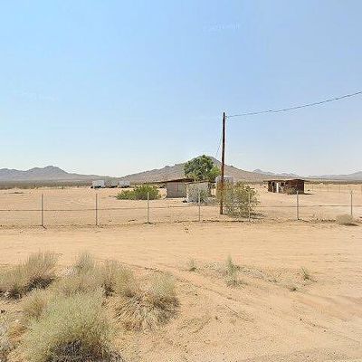 18142 Navajo Rd, Apple Valley, CA 92307