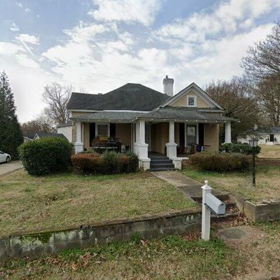 1815 Golden Gate Dr, Greensboro, NC 27405