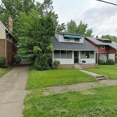 1599 Hampton Rd, Akron, OH 44305