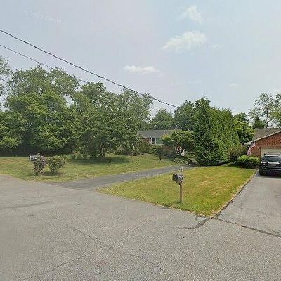 16 Breeze Hill Rd, Wilmington, DE 19807