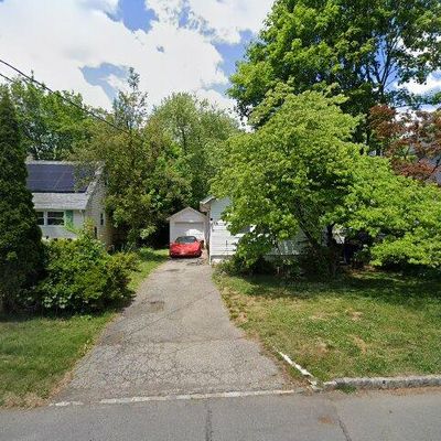 16 Dougal Ave, Livingston, NJ 07039