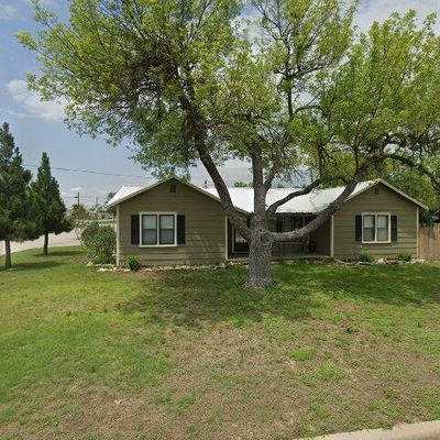 16 Rochefort Ave, Eden, TX 76837