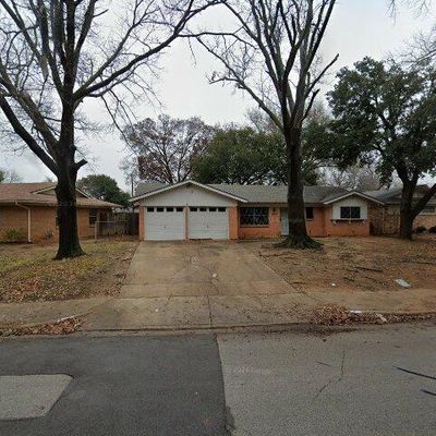 1607 W Tucker Blvd, Arlington, TX 76013