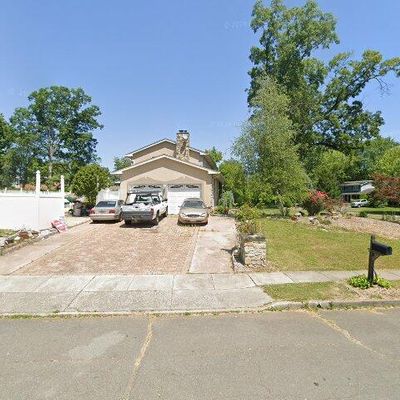 2 Bywood Ln, Ewing, NJ 08628