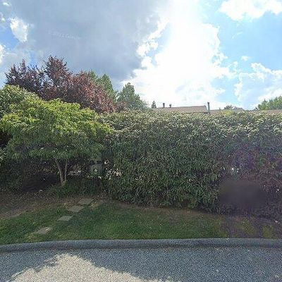 2 Lacosta Ct, Towson, MD 21204