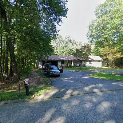 2 Webber Rd, Tolland, CT 06084