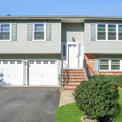 20 Pine Needle St, Howell, NJ 07731