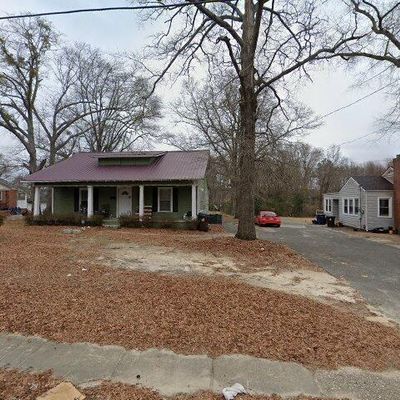 2009 Lee Ave, Sanford, NC 27330